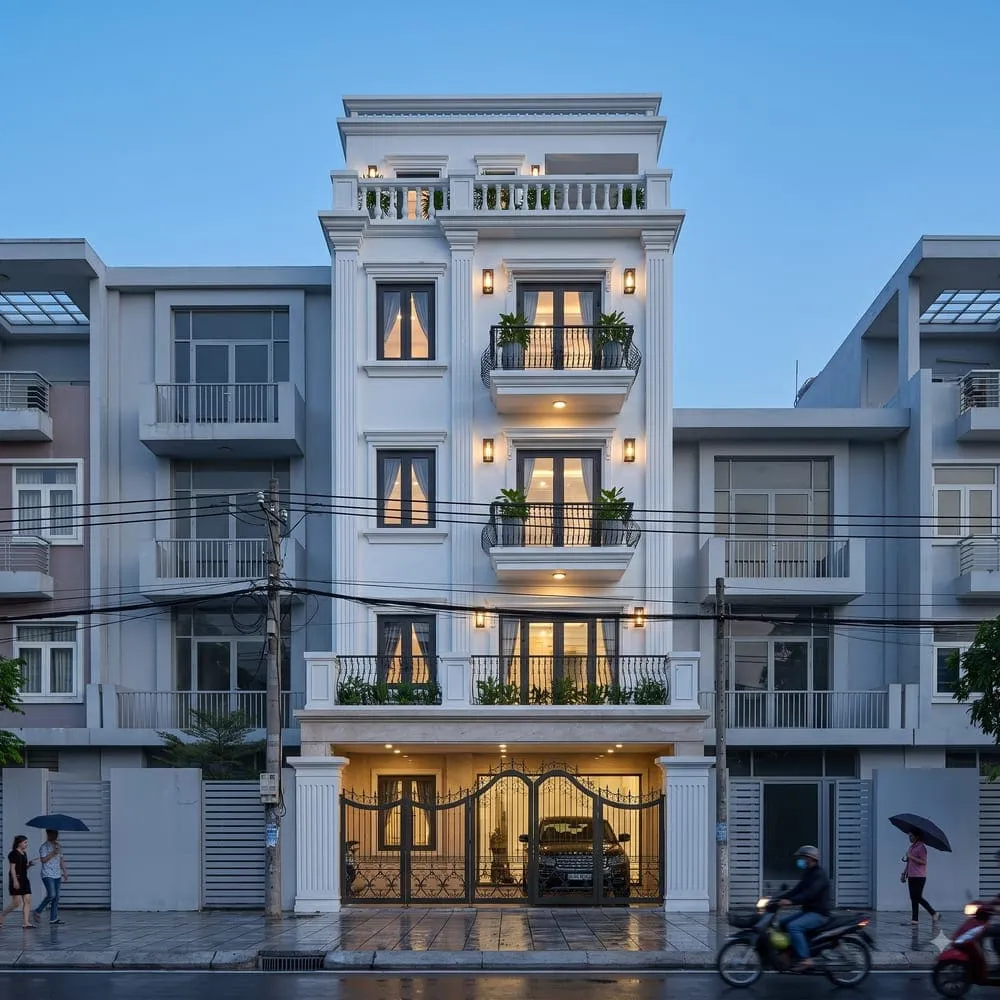 Nhà phố 5 tầng tân cổ điển — Liên Chiểu